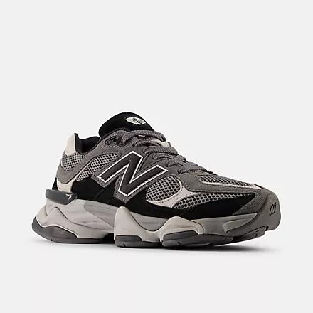 New Balance SNEAKERS 9060 IN PELLE E TESSUTO MULTICOLOR 