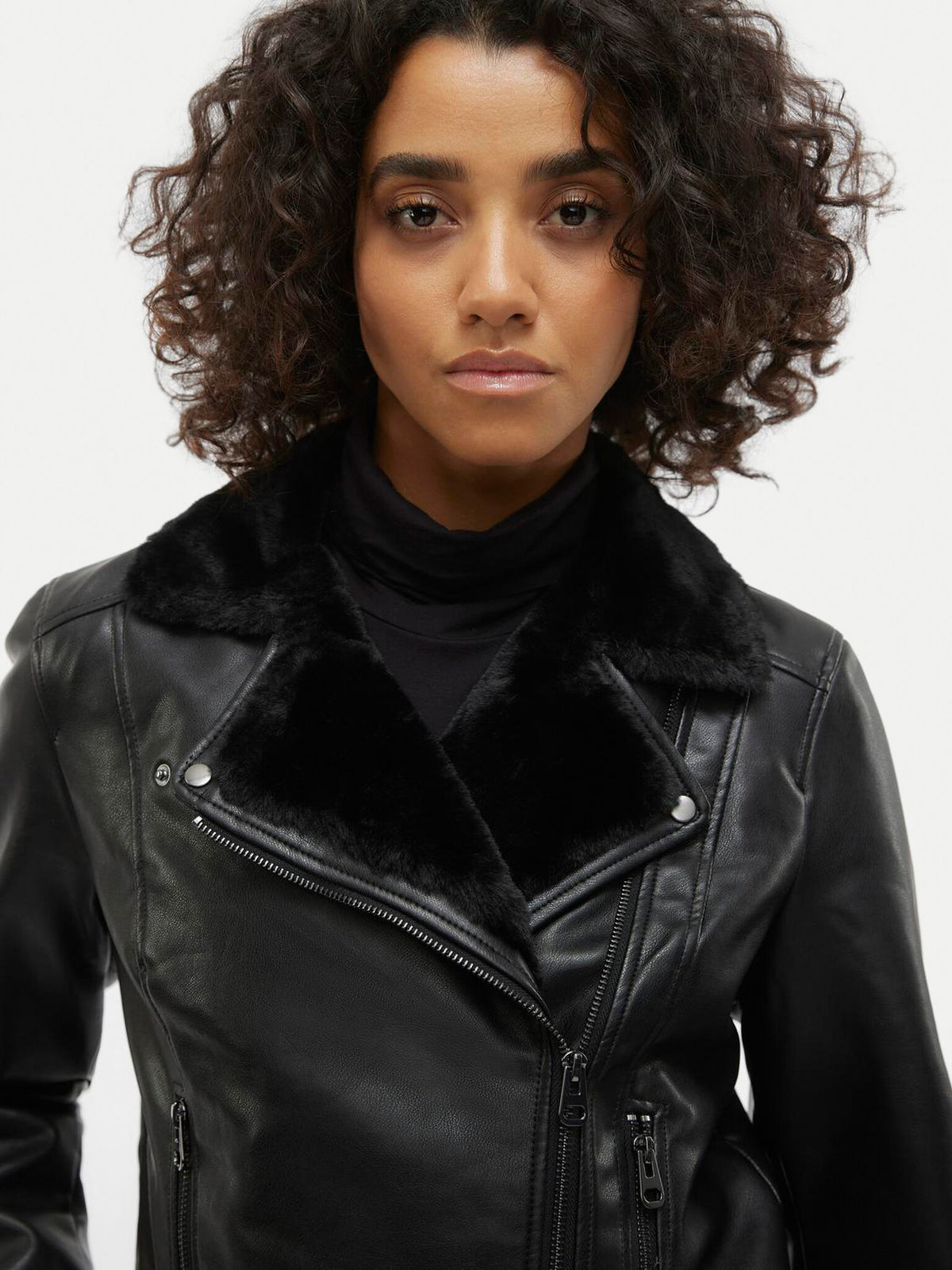10250405/Black VERO MODA