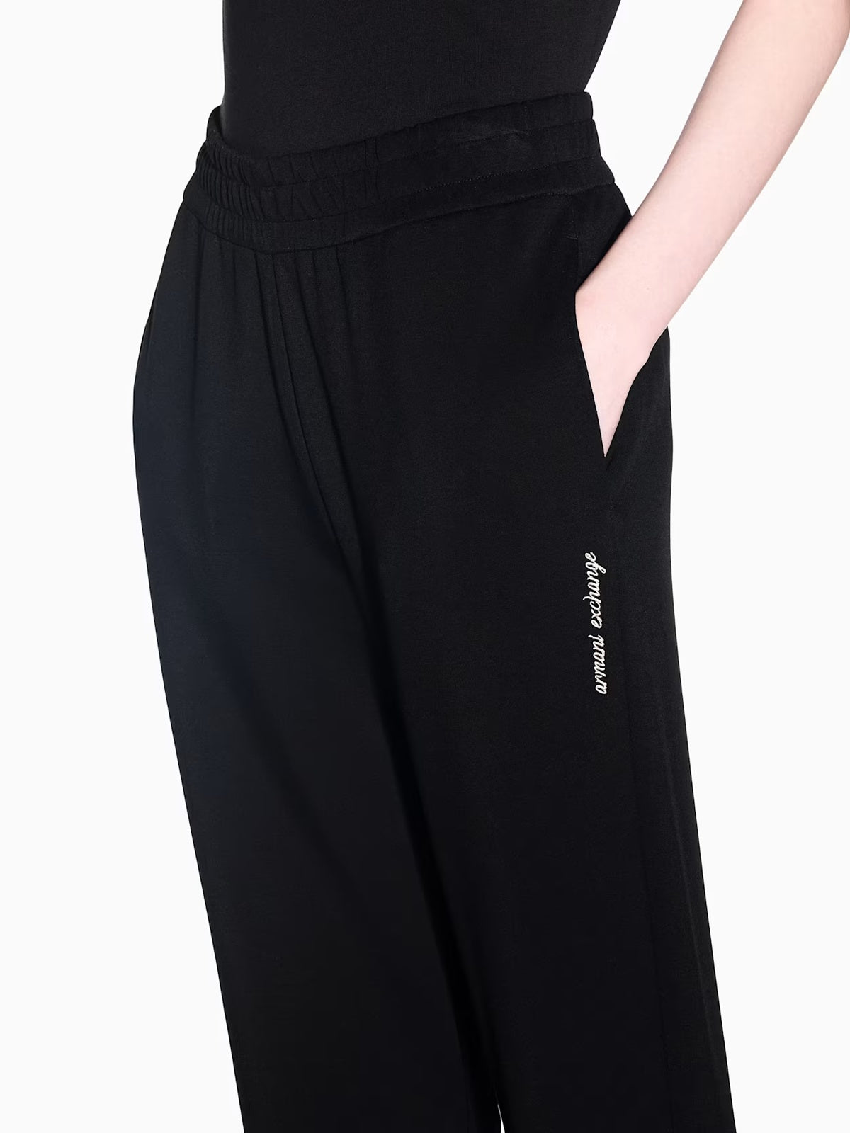 XW002855 AF16111/UC001 ARMANI EXCHANGE