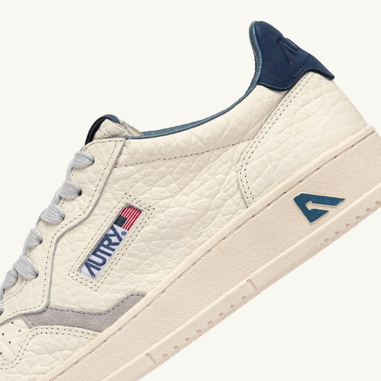 MEDALIST LOW SNEAKERS 