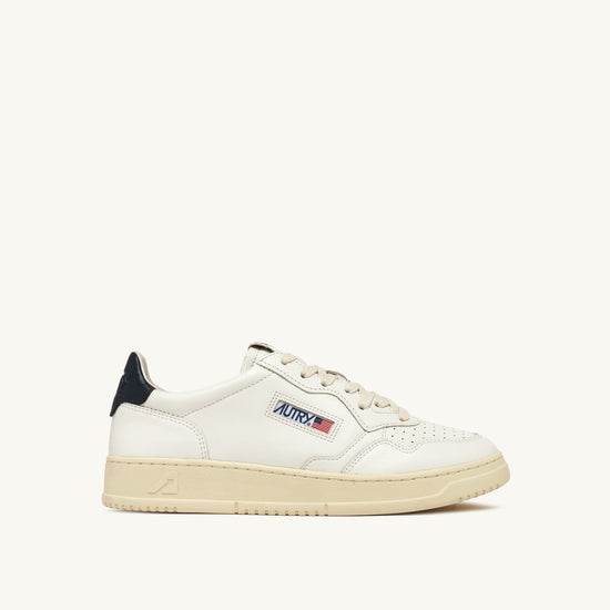 Medalist low top leather sneakers 