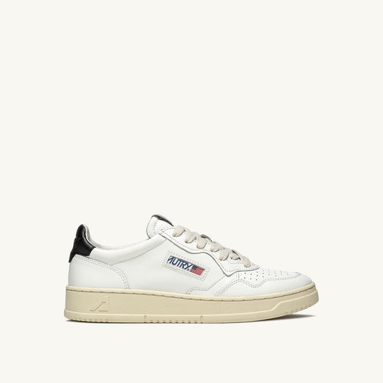 Medalist low top leather sneakers 