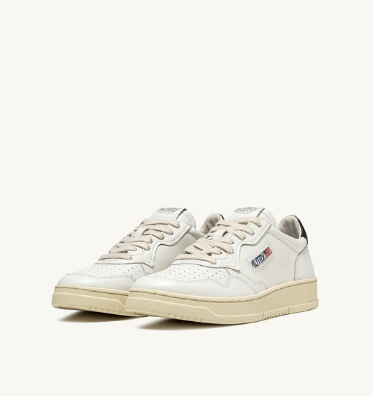 Medalist low top leather sneakers 