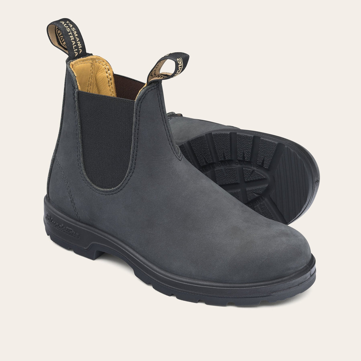 587/RUSTIC BLACK LEATHER BLUNDSTONE