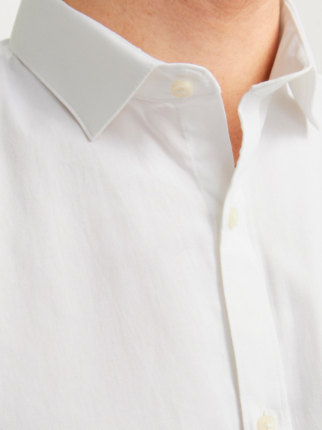 12201905/White SLIM FIT JACK AND JONES