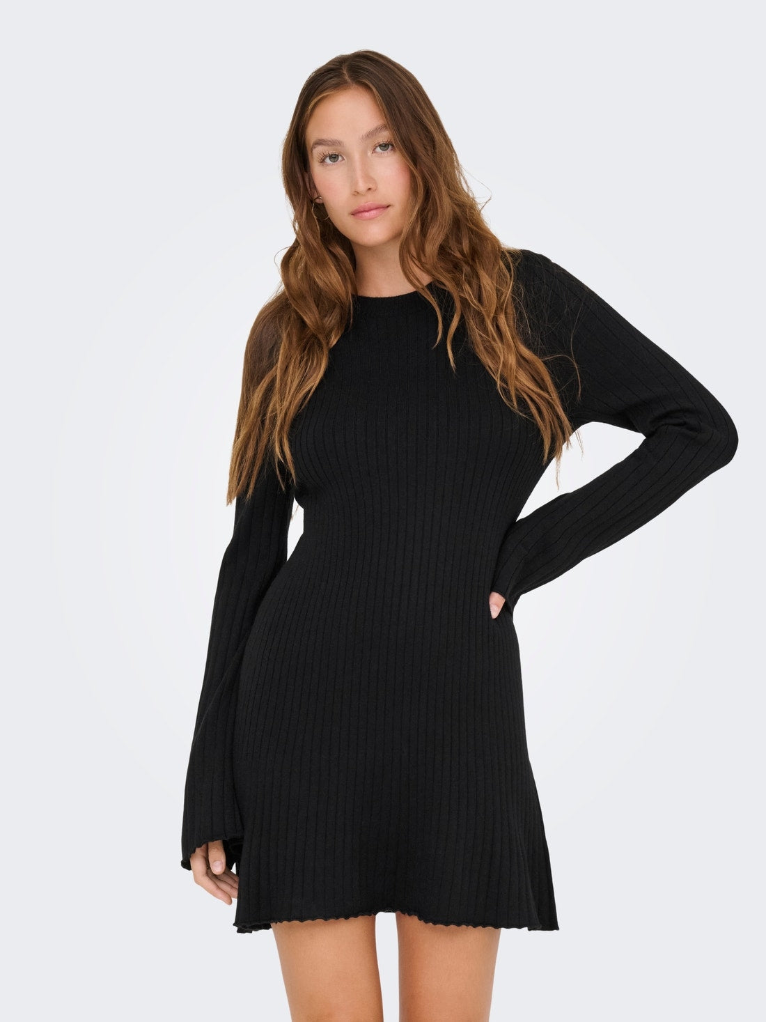 15352211/Black ONLY