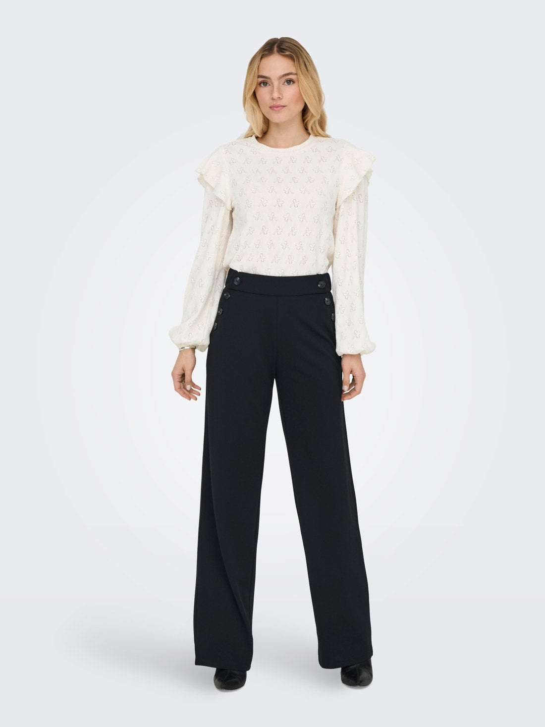 15355593/Black ONLY