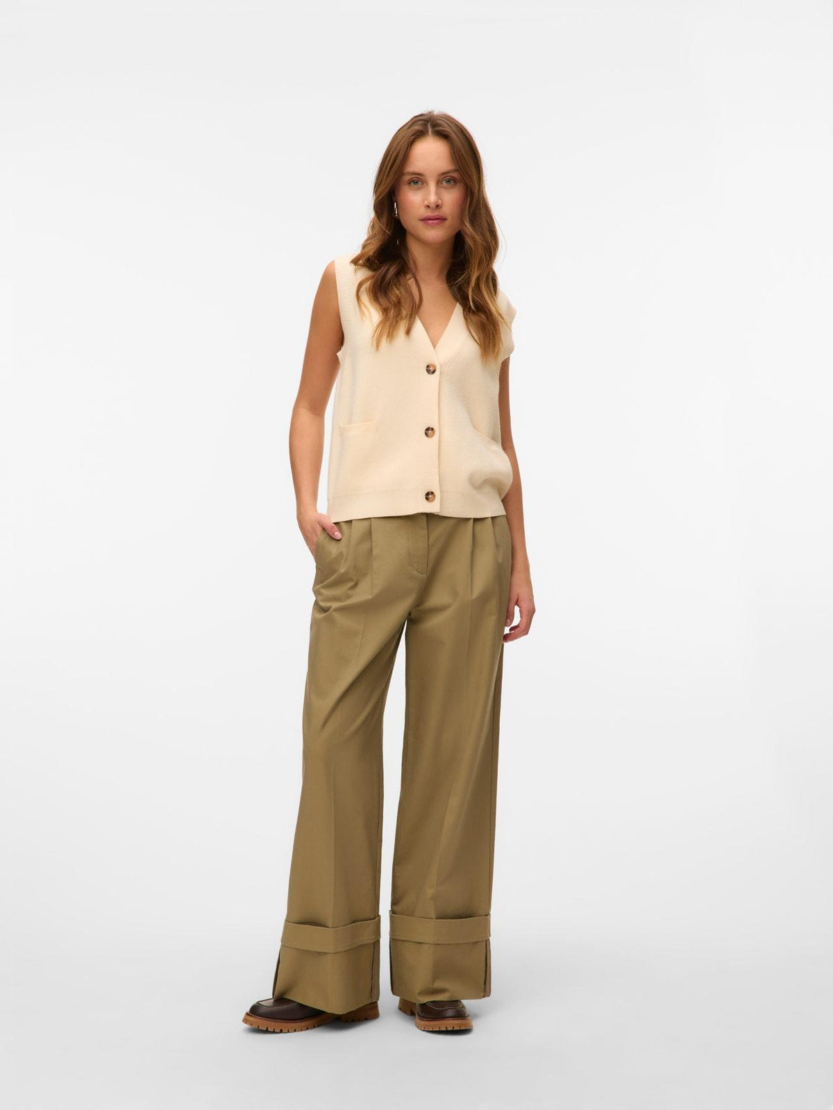 VMSABA SL V-NECK BUTTON VEST 