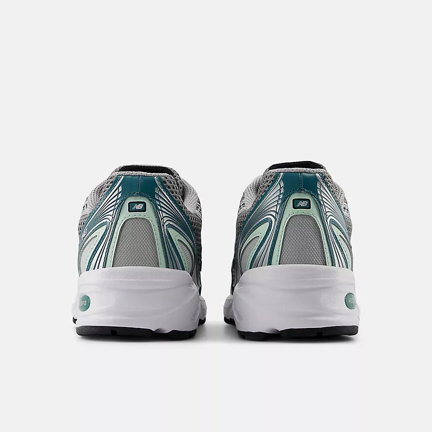 NEW BALANCE U740 