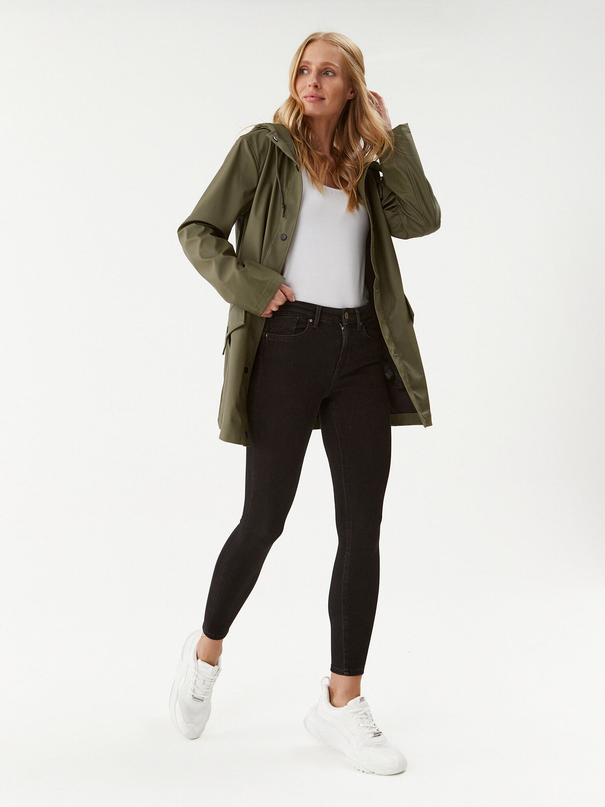 15181958/Black ONLY