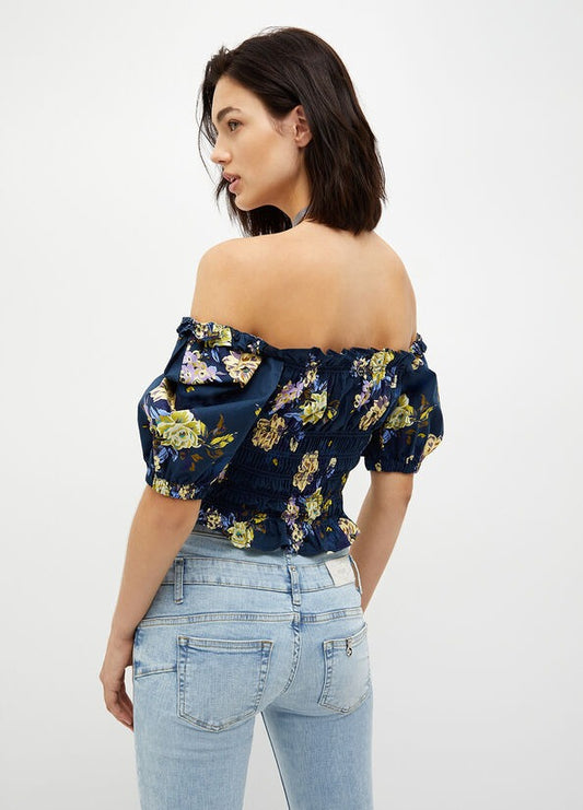 TOP LOVELY 