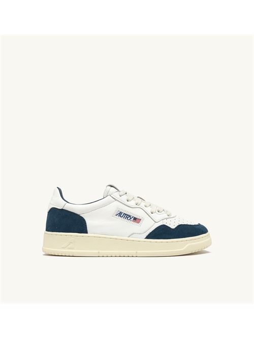 Sneaker medialist, in pelle bianca ed inserti in camoscio AUTRY | AULM-GS41/WHITE-CAPRI