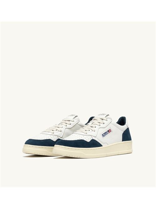 Sneaker medialist, in pelle bianca ed inserti in camoscio AUTRY | AULM-GS41/WHITE-CAPRI