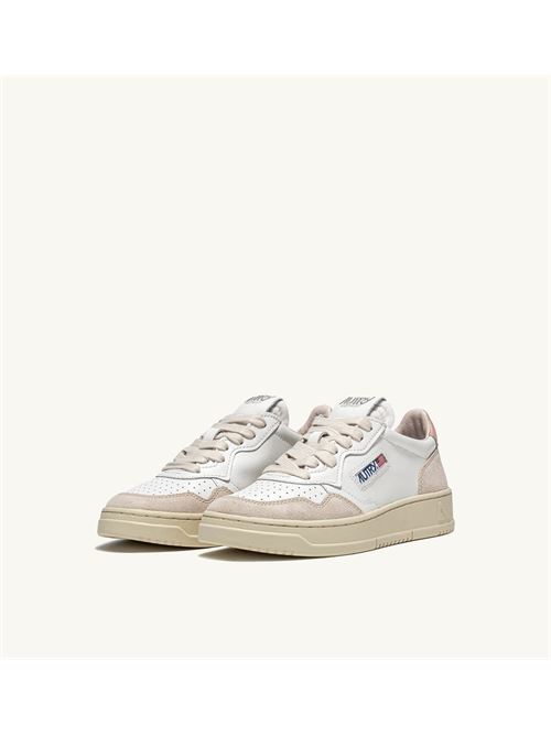 Autry Women's 01 Medalist Low Suede AUTRY | AULW-LS37/WHITE-POWDER