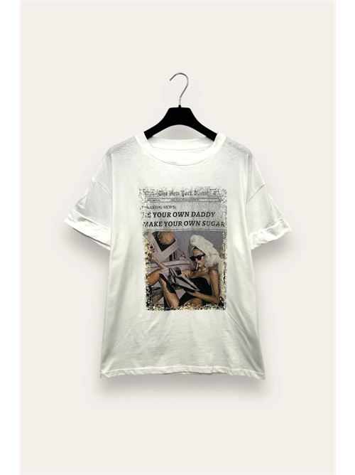 T-shirt con stampa giornale LOVEme | VB-10782/Bianco